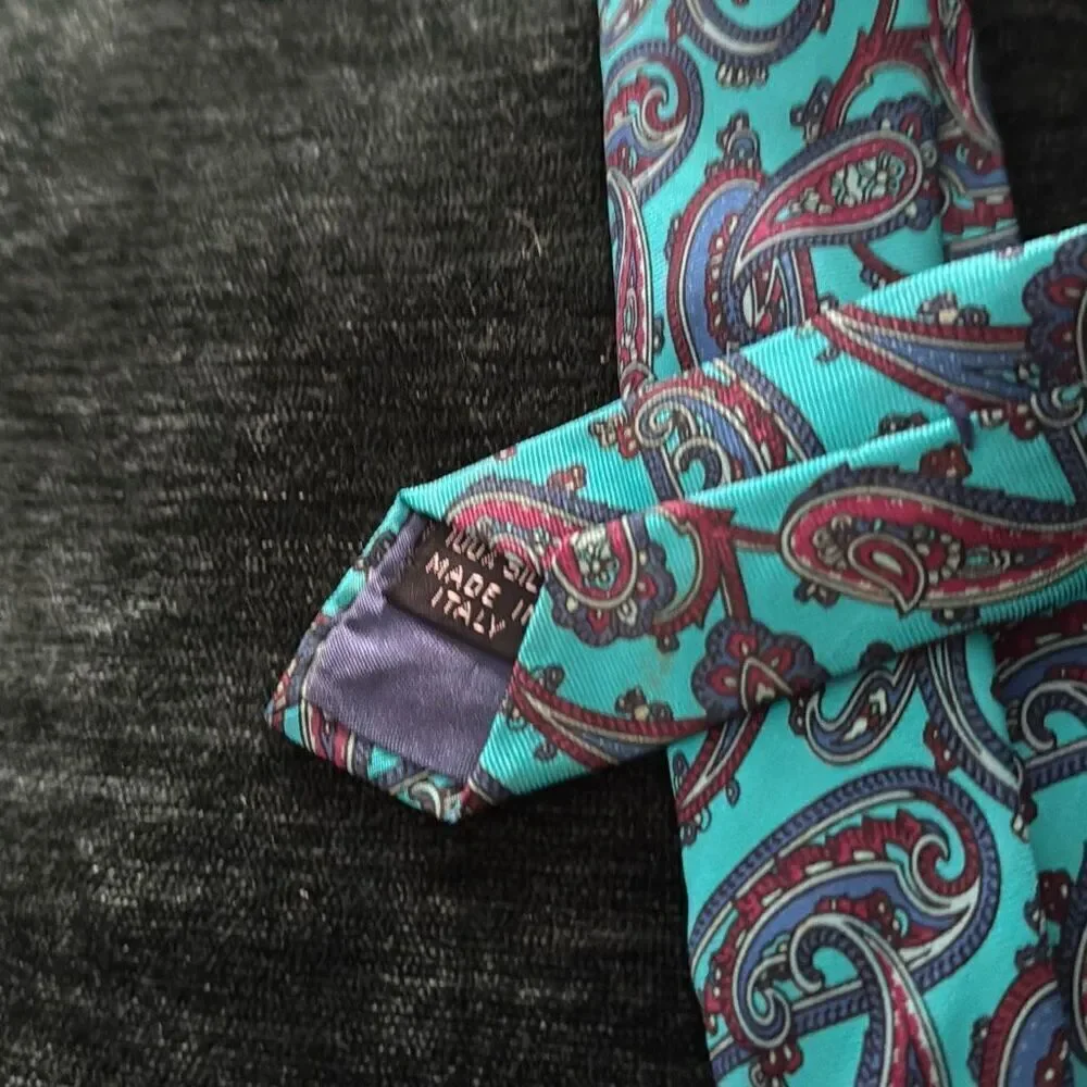 Jsaco %100 silk, made in Italy, vintage tie.